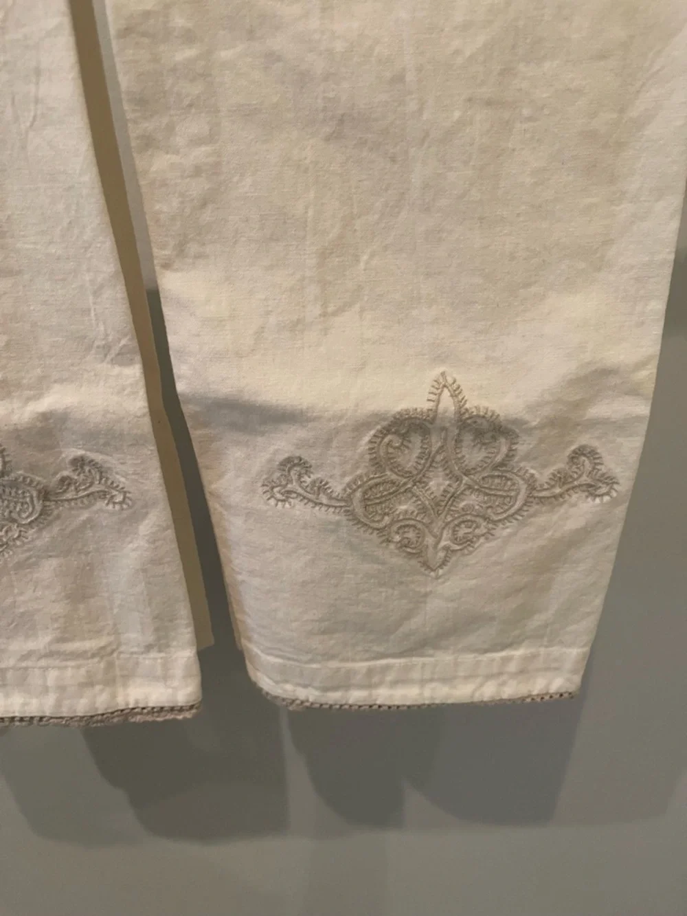 Pottery Barn Decorative Cotton Guest Hand Towels - Set of 2